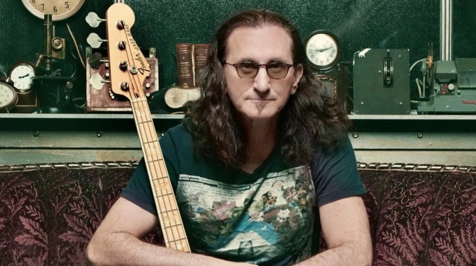 Geddy Lee press 2018-ish 1600x900, Richard Sibbald