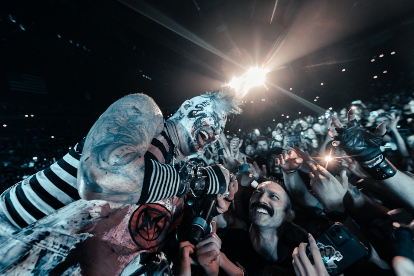 Mudvayne chad gray live 2022 in crowd 